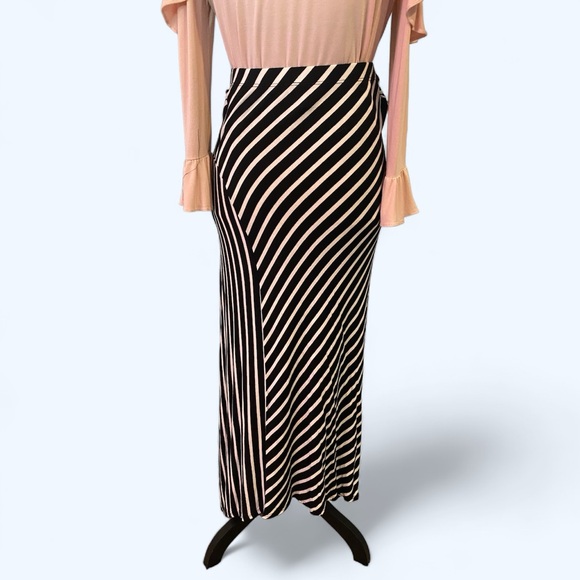 Striped Maxi skirt - Picture 5 of 6